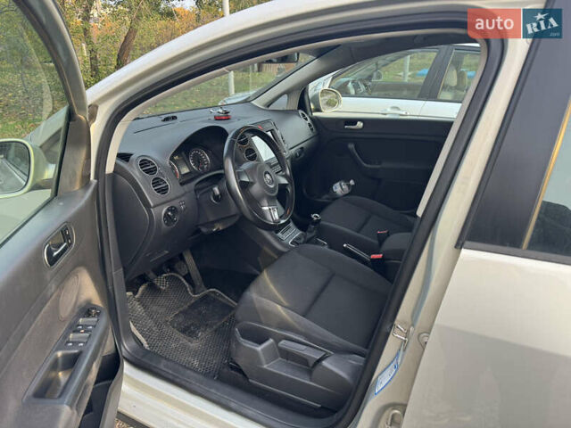 Бежевий Фольксваген Golf Plus, об'ємом двигуна 1.4 л та пробігом 116 тис. км за 9000 $, фото 19 на Automoto.ua