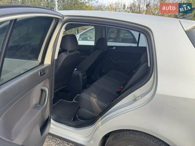 Бежевий Фольксваген Golf Plus, об'ємом двигуна 1.4 л та пробігом 116 тис. км за 9000 $, фото 21 на Automoto.ua