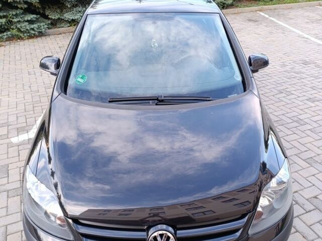 Черный Фольксваген Гольф Плюс, объемом двигателя 1.4 л и пробегом 330 тыс. км за 4700 $, фото 3 на Automoto.ua