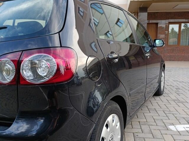 Черный Фольксваген Гольф Плюс, объемом двигателя 1.4 л и пробегом 330 тыс. км за 4700 $, фото 10 на Automoto.ua