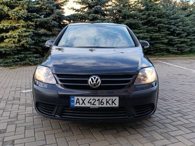 Черный Фольксваген Гольф Плюс, объемом двигателя 1.4 л и пробегом 330 тыс. км за 4700 $, фото 6 на Automoto.ua