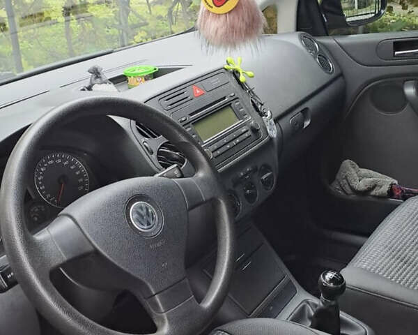 Черный Фольксваген Гольф Плюс, объемом двигателя 1.39 л и пробегом 200 тыс. км за 5900 $, фото 3 на Automoto.ua