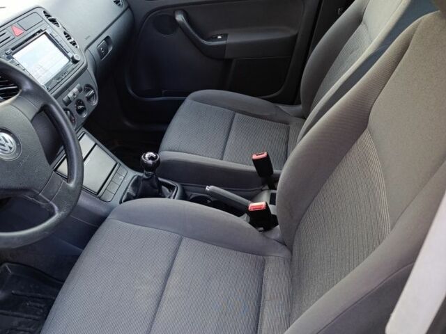 Черный Фольксваген Гольф Плюс, объемом двигателя 1.4 л и пробегом 330 тыс. км за 4700 $, фото 15 на Automoto.ua