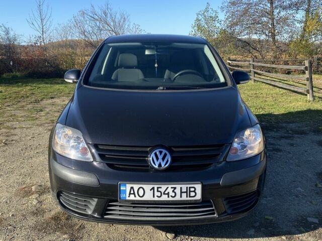 Чорний Фольксваген Golf Plus, об'ємом двигуна 1.6 л та пробігом 229 тис. км за 5200 $, фото 2 на Automoto.ua
