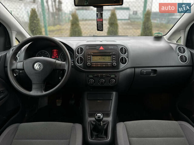 Чорний Фольксваген Golf Plus, об'ємом двигуна 1.4 л та пробігом 235 тис. км за 5400 $, фото 48 на Automoto.ua