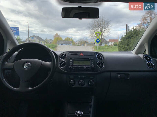 Черный Фольксваген Гольф Плюс, объемом двигателя 1.6 л и пробегом 248 тыс. км за 5550 $, фото 17 на Automoto.ua