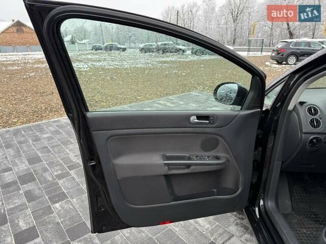 Черный Фольксваген Гольф Плюс, объемом двигателя 0 л и пробегом 243 тыс. км за 5399 $, фото 9 на Automoto.ua