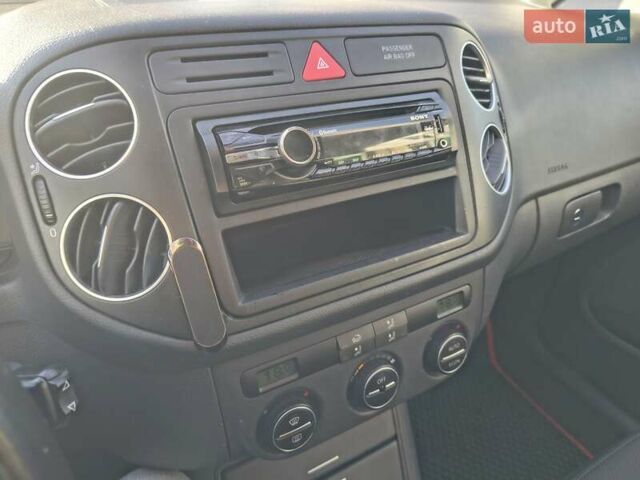 Фольксваген Гольф Плюс 2005 в Луцке на Automoto.ua Черный Фольксваген Гольф Плюс, объемом двигателя 1.6 л и пробегом 177 тыс. км за 5600 $, фото 12 на Automoto.ua