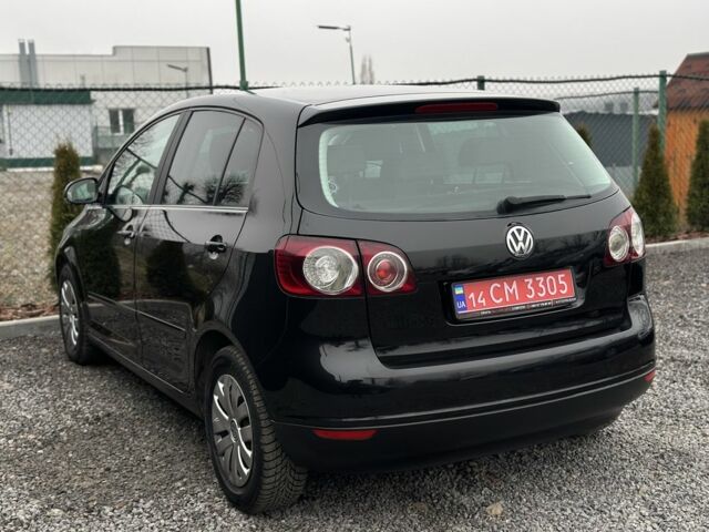 Черный Фольксваген Гольф Плюс, объемом двигателя 1.4 л и пробегом 235 тыс. км за 5400 $, фото 4 на Automoto.ua