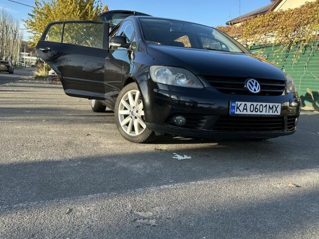 Черный Фольксваген Гольф Плюс, объемом двигателя 1.6 л и пробегом 250 тыс. км за 5600 $, фото 6 на Automoto.ua