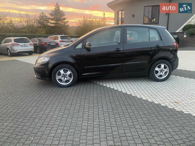 Черный Фольксваген Гольф Плюс, объемом двигателя 1.6 л и пробегом 204 тыс. км за 5450 $, фото 10 на Automoto.ua