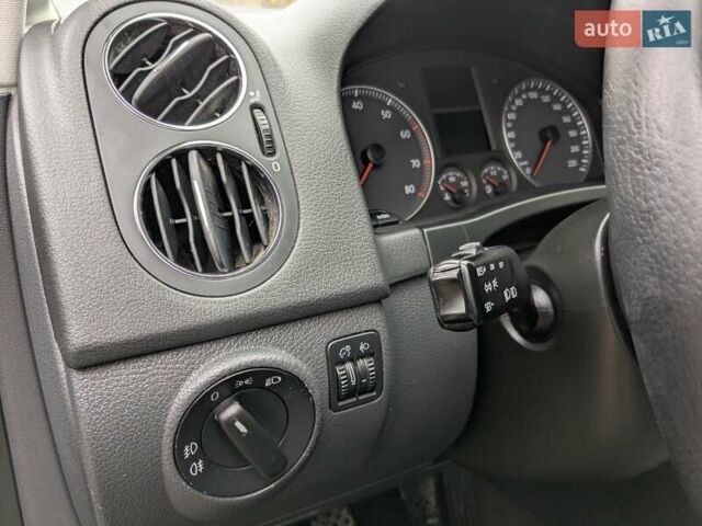 Черный Фольксваген Гольф Плюс, объемом двигателя 1.4 л и пробегом 218 тыс. км за 4850 $, фото 24 на Automoto.ua