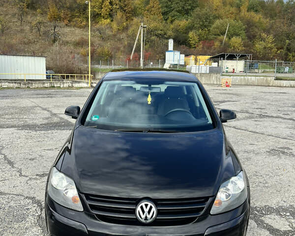 Черный Фольксваген Гольф Плюс, объемом двигателя 1.6 л и пробегом 182 тыс. км за 5200 $, фото 9 на Automoto.ua