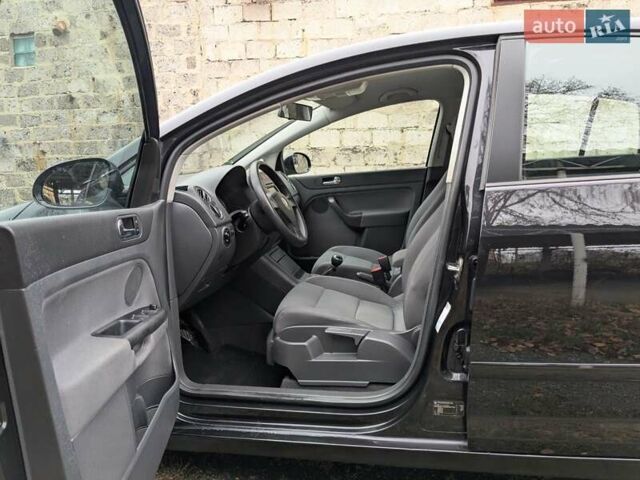 Черный Фольксваген Гольф Плюс, объемом двигателя 1.4 л и пробегом 218 тыс. км за 4850 $, фото 15 на Automoto.ua