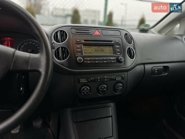 Чорний Фольксваген Golf Plus, об'ємом двигуна 1.4 л та пробігом 235 тис. км за 5400 $, фото 27 на Automoto.ua