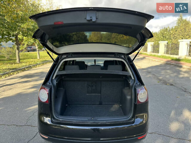 Черный Фольксваген Гольф Плюс, объемом двигателя 2 л и пробегом 250 тыс. км за 5800 $, фото 17 на Automoto.ua