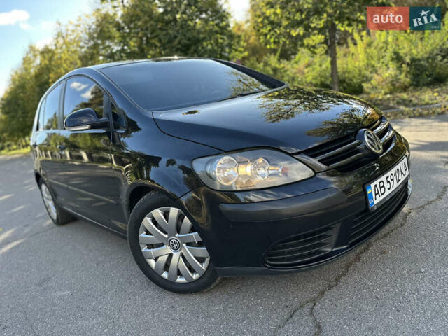 Черный Фольксваген Гольф Плюс, объемом двигателя 2 л и пробегом 250 тыс. км за 5800 $, фото 6 на Automoto.ua