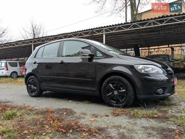 Черный Фольксваген Гольф Плюс, объемом двигателя 1.4 л и пробегом 218 тыс. км за 4850 $, фото 8 на Automoto.ua