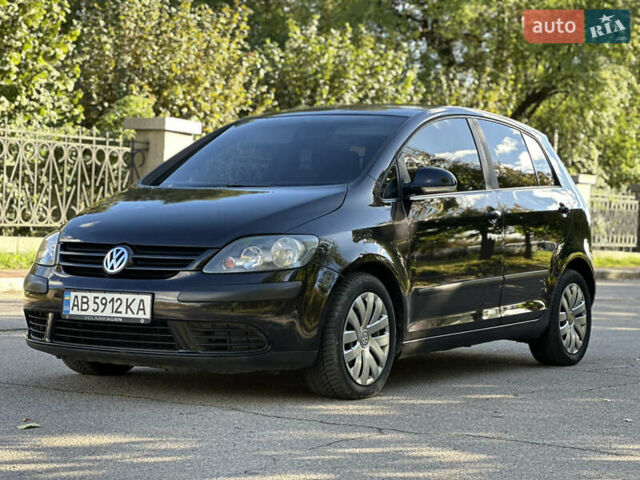 Черный Фольксваген Гольф Плюс, объемом двигателя 2 л и пробегом 250 тыс. км за 5800 $, фото 25 на Automoto.ua