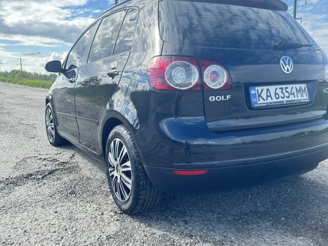 Черный Фольксваген Гольф Плюс, объемом двигателя 2 л и пробегом 295 тыс. км за 5750 $, фото 2 на Automoto.ua