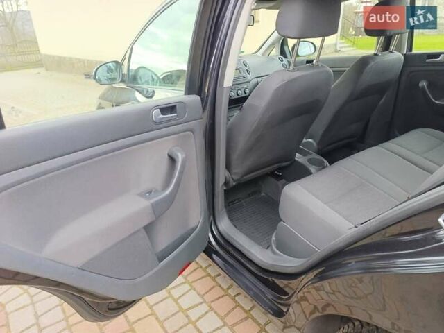 Черный Фольксваген Гольф Плюс, объемом двигателя 1.4 л и пробегом 243 тыс. км за 5250 $, фото 16 на Automoto.ua