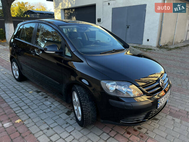 Черный Фольксваген Гольф Плюс, объемом двигателя 1.6 л и пробегом 230 тыс. км за 4950 $, фото 10 на Automoto.ua