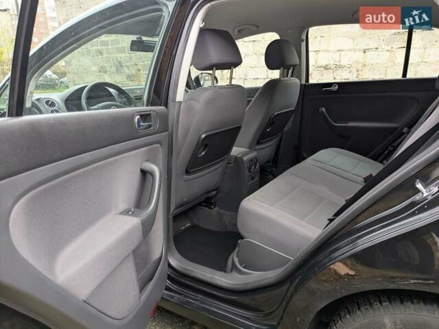 Черный Фольксваген Гольф Плюс, объемом двигателя 1.4 л и пробегом 218 тыс. км за 4850 $, фото 21 на Automoto.ua