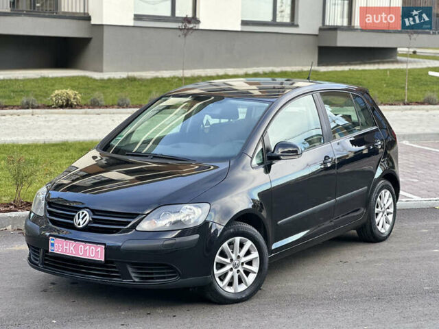 Черный Фольксваген Гольф Плюс, объемом двигателя 1.4 л и пробегом 250 тыс. км за 4999 $, фото 1 на Automoto.ua