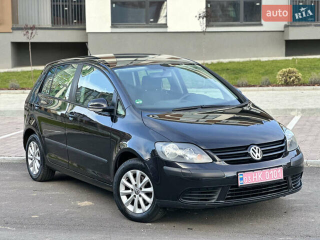 Черный Фольксваген Гольф Плюс, объемом двигателя 1.4 л и пробегом 250 тыс. км за 4999 $, фото 5 на Automoto.ua
