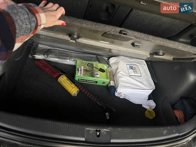 Черный Фольксваген Гольф Плюс, объемом двигателя 1.9 л и пробегом 340 тыс. км за 6300 $, фото 7 на Automoto.ua