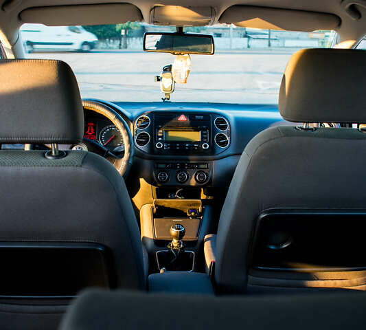 Черный Фольксваген Гольф Плюс, объемом двигателя 1.6 л и пробегом 280 тыс. км за 6500 $, фото 17 на Automoto.ua