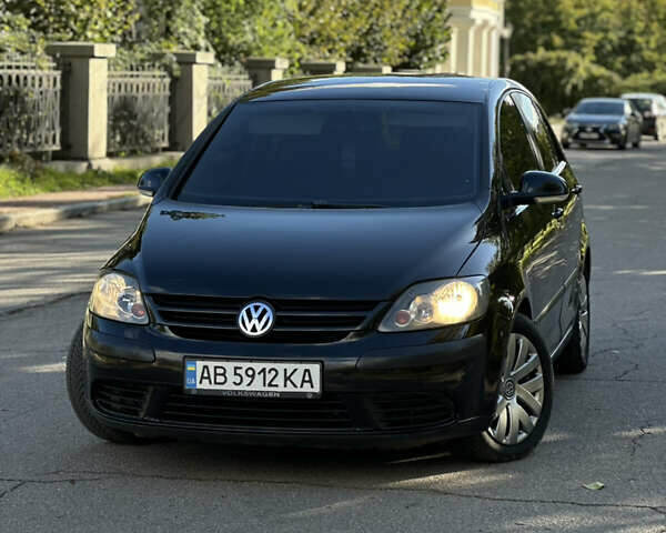 Черный Фольксваген Гольф Плюс, объемом двигателя 2 л и пробегом 250 тыс. км за 5800 $, фото 1 на Automoto.ua