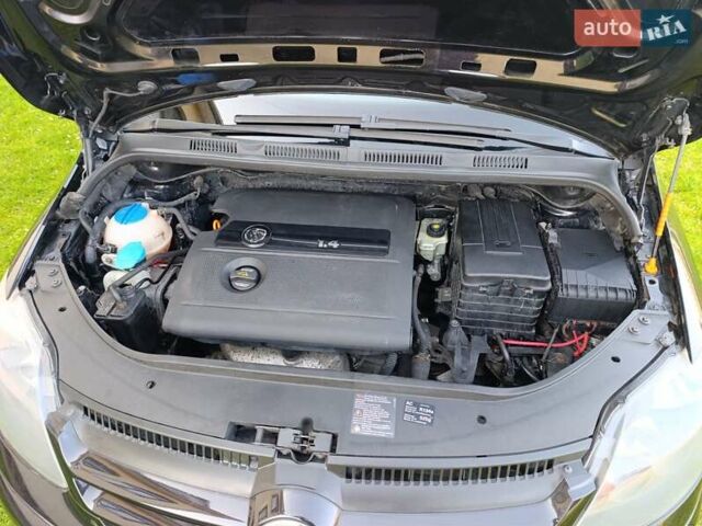 Черный Фольксваген Гольф Плюс, объемом двигателя 1.4 л и пробегом 243 тыс. км за 5250 $, фото 21 на Automoto.ua