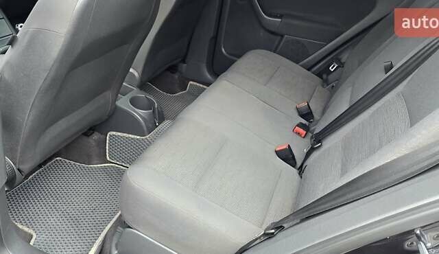 Черный Фольксваген Гольф Плюс, объемом двигателя 1.9 л и пробегом 256 тыс. км за 5800 $, фото 6 на Automoto.ua