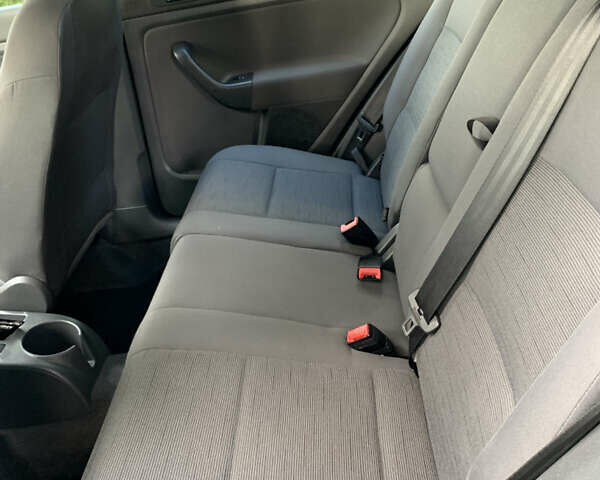 Черный Фольксваген Гольф Плюс, объемом двигателя 1.6 л и пробегом 248 тыс. км за 5550 $, фото 15 на Automoto.ua