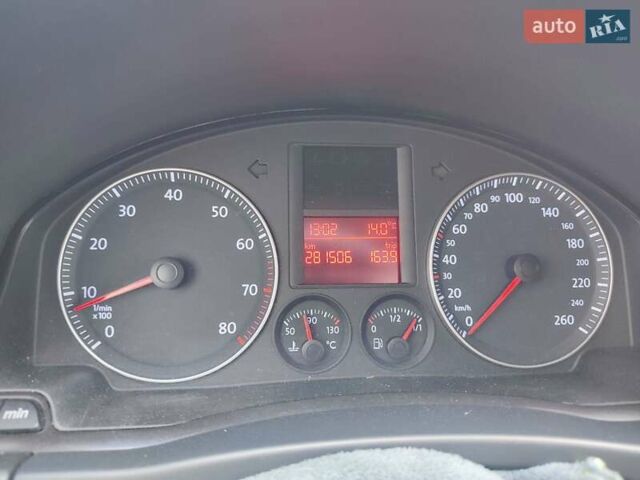 Черный Фольксваген Гольф Плюс, объемом двигателя 1.6 л и пробегом 290 тыс. км за 5200 $, фото 11 на Automoto.ua