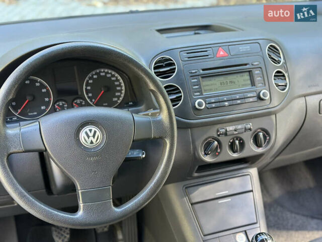Фольксваген Гольф Плюс 2005 в Тернополе на Automoto.ua Черный Фольксваген Гольф Плюс, объемом двигателя 1.4 л и пробегом 251 тыс. км за 4999 $, фото 39 на Automoto.ua