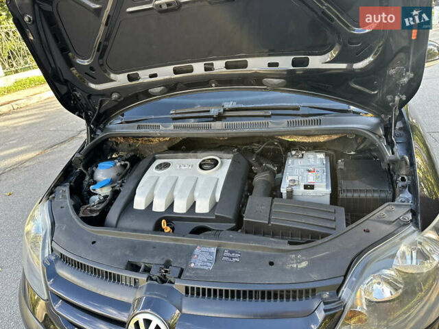 Черный Фольксваген Гольф Плюс, объемом двигателя 2 л и пробегом 250 тыс. км за 5800 $, фото 20 на Automoto.ua