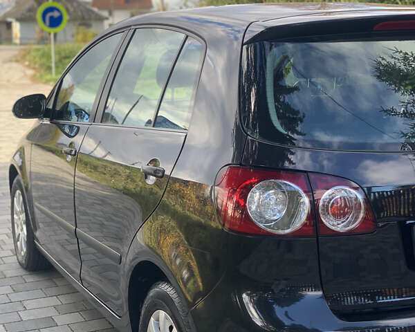 Черный Фольксваген Гольф Плюс, объемом двигателя 1.6 л и пробегом 248 тыс. км за 5550 $, фото 7 на Automoto.ua