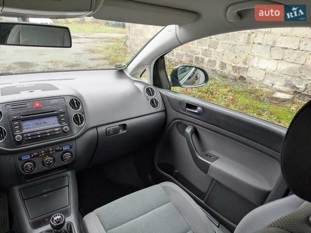 Черный Фольксваген Гольф Плюс, объемом двигателя 1.4 л и пробегом 218 тыс. км за 4850 $, фото 37 на Automoto.ua