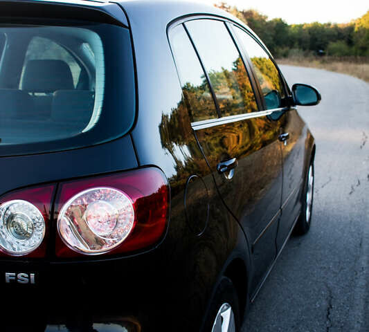 Черный Фольксваген Гольф Плюс, объемом двигателя 1.6 л и пробегом 280 тыс. км за 6500 $, фото 3 на Automoto.ua