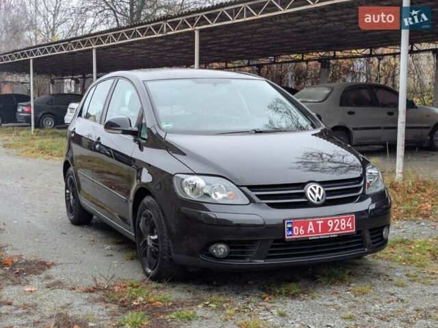 Черный Фольксваген Гольф Плюс, объемом двигателя 1.4 л и пробегом 218 тыс. км за 4850 $, фото 7 на Automoto.ua