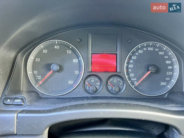 Черный Фольксваген Гольф Плюс, объемом двигателя 1.6 л и пробегом 182 тыс. км за 5200 $, фото 14 на Automoto.ua