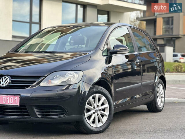 Черный Фольксваген Гольф Плюс, объемом двигателя 1.4 л и пробегом 250 тыс. км за 4999 $, фото 2 на Automoto.ua