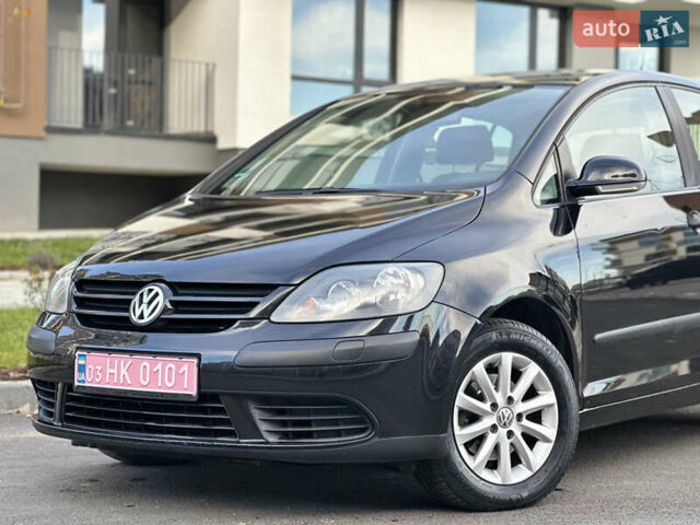 Черный Фольксваген Гольф Плюс, объемом двигателя 1.4 л и пробегом 250 тыс. км за 4999 $, фото 3 на Automoto.ua