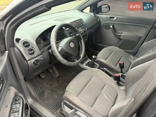 Черный Фольксваген Гольф Плюс, объемом двигателя 1.9 л и пробегом 215 тыс. км за 5600 $, фото 10 на Automoto.ua