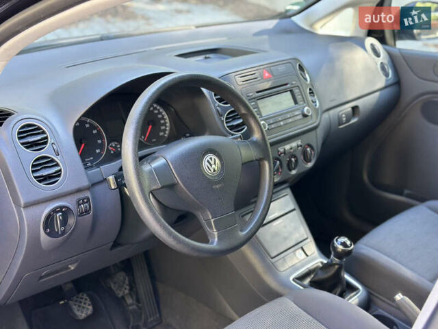 Фольксваген Гольф Плюс 2005 в Тернополе на Automoto.ua Черный Фольксваген Гольф Плюс, объемом двигателя 1.4 л и пробегом 251 тыс. км за 4999 $, фото 30 на Automoto.ua