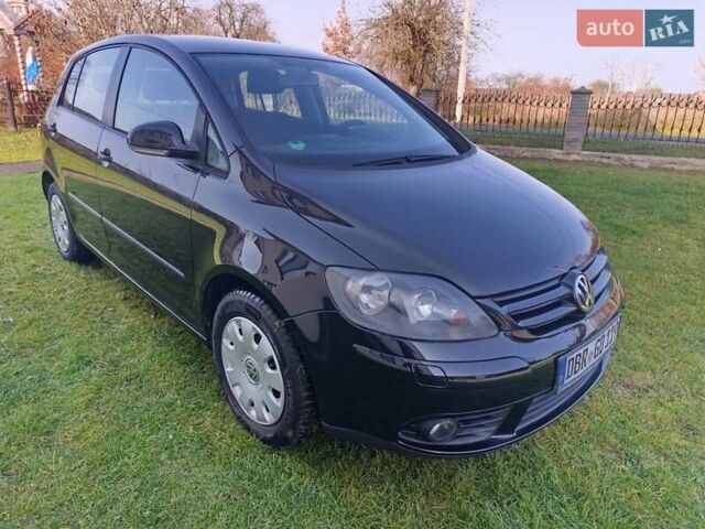 Черный Фольксваген Гольф Плюс, объемом двигателя 1.4 л и пробегом 243 тыс. км за 5250 $, фото 3 на Automoto.ua