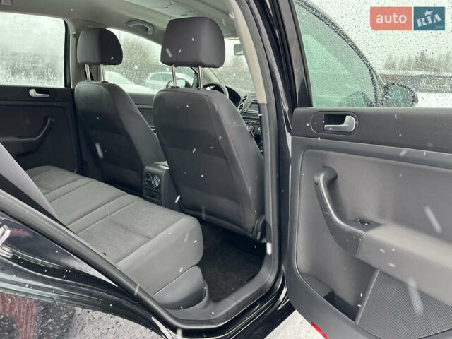 Черный Фольксваген Гольф Плюс, объемом двигателя 1.6 л и пробегом 237 тыс. км за 5450 $, фото 6 на Automoto.ua