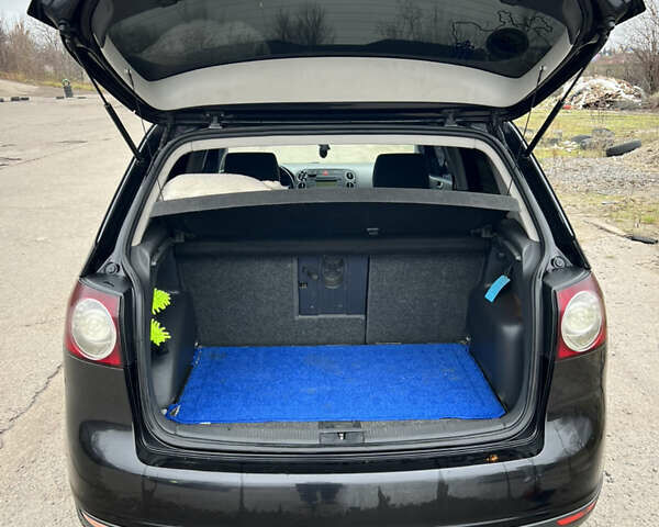 Черный Фольксваген Гольф Плюс, объемом двигателя 1.6 л и пробегом 301 тыс. км за 5999 $, фото 26 на Automoto.ua